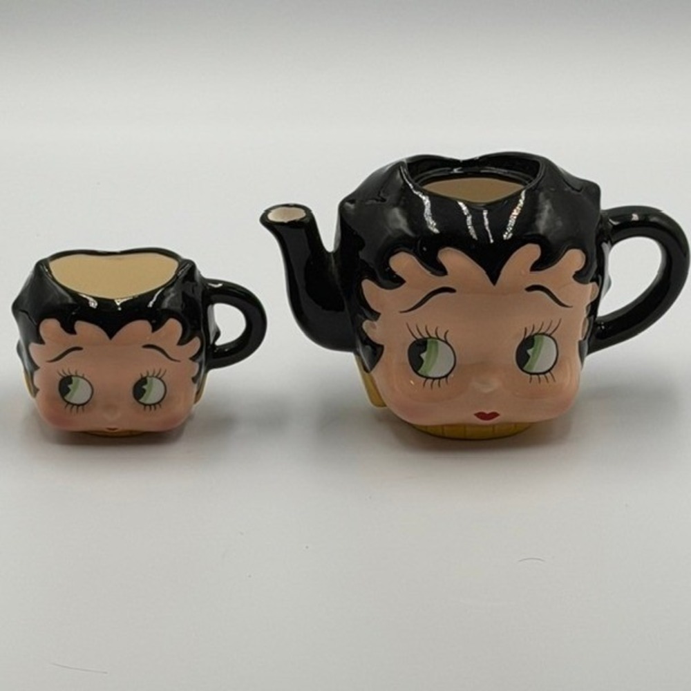 Vandor 1997 Betty Boop Ceramic Teapot and Cup Set Vintage Animation Collectible